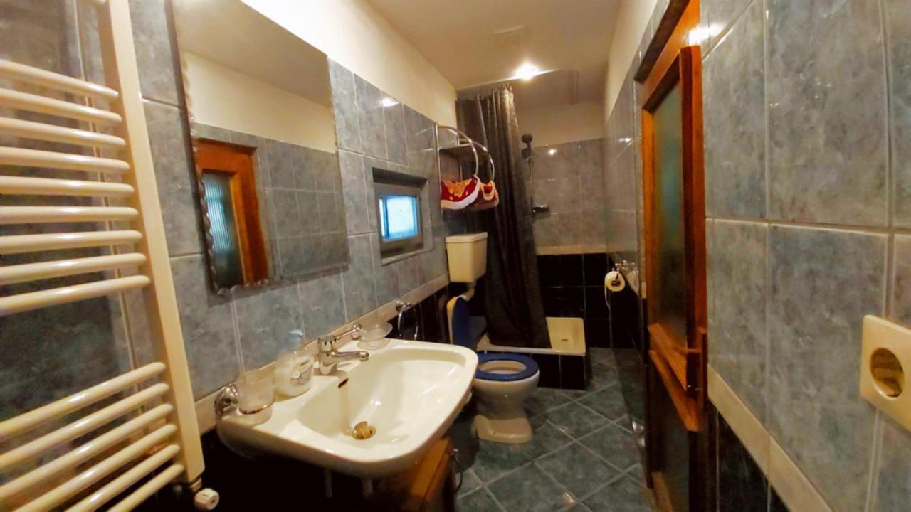 Casa Toth Din Tipterai Hotel Viseu de Sus Exterior photo